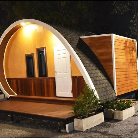 Tiny Hut Resort Bangkok Eksteriør bilde