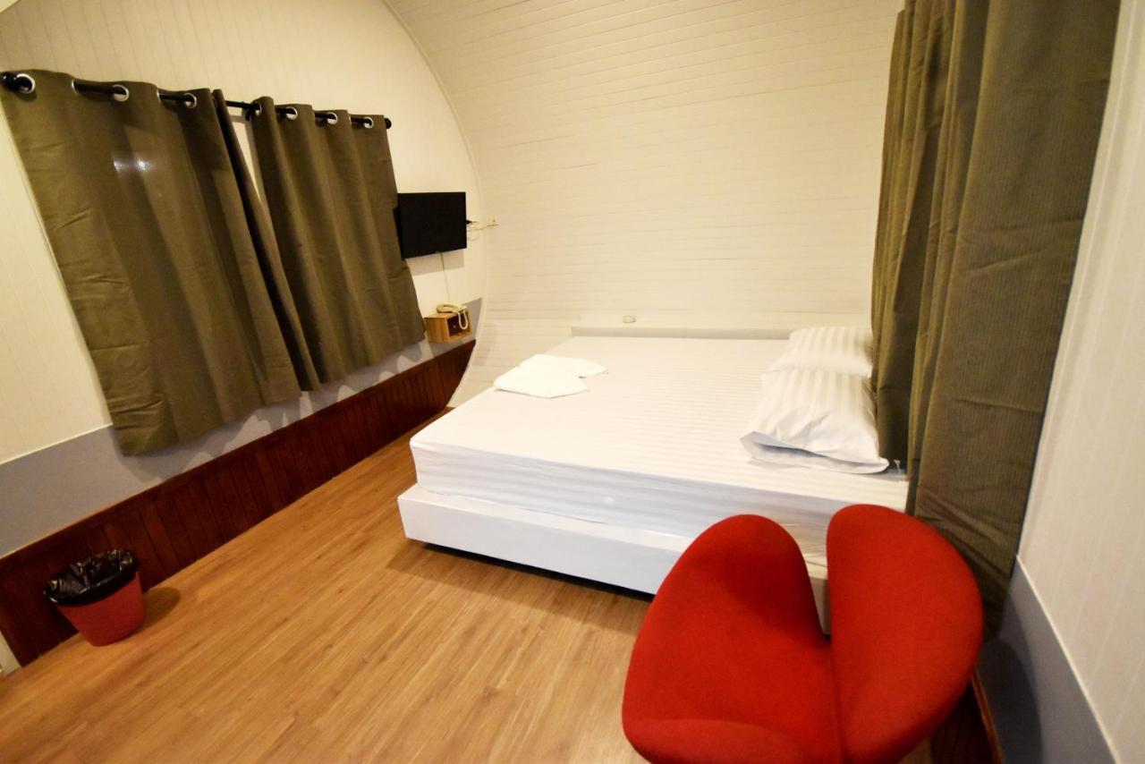 Tiny Hut Resort Bangkok Eksteriør bilde