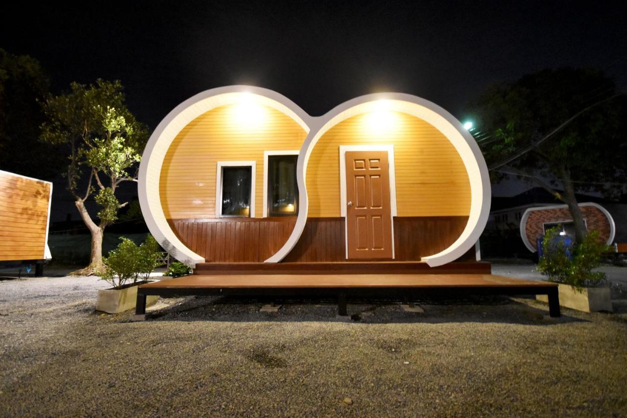 Tiny Hut Resort Bangkok Eksteriør bilde